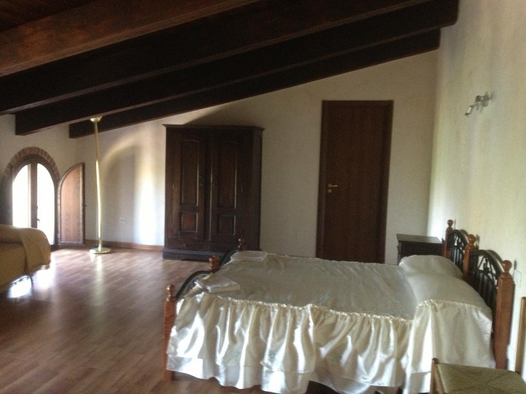L'Anticocasale Casa de hóspedes Altomonte Quarto foto
